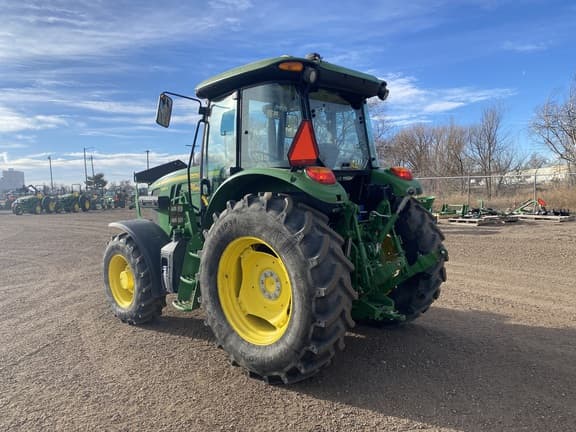 Image of John Deere 6135E equipment image 3