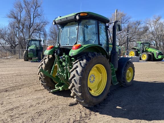 Image of John Deere 6135E equipment image 3