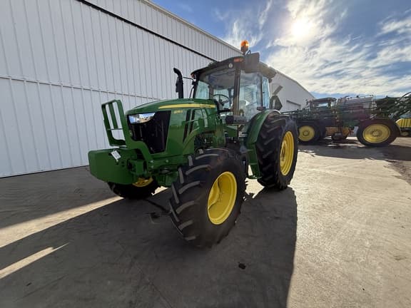 Image of John Deere 6135E equipment image 1