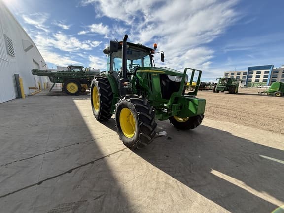Image of John Deere 6135E equipment image 3