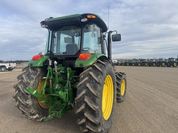 Image of John Deere 6135E equipment image 4