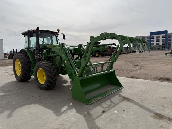 Image of John Deere 6135E equipment image 3
