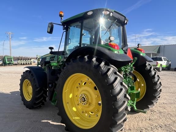 Image of John Deere 6155M equipment image 4