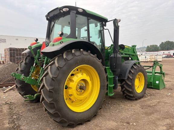 Image of John Deere 6155M equipment image 4