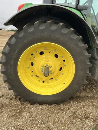 Image of John Deere 6155M equipment image 2