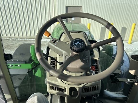 Image of John Deere 6155M equipment image 3