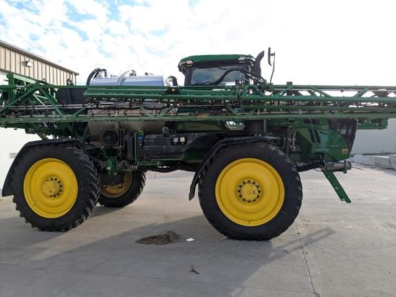 Image of John Deere 616R equipment image 4