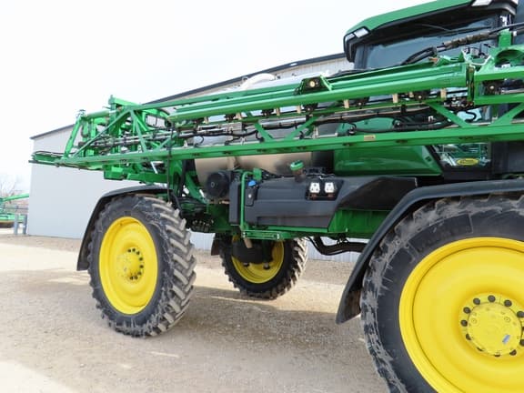 Image of John Deere 616R equipment image 4