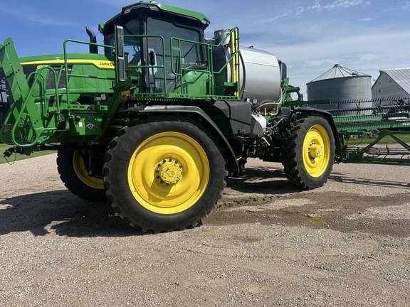 Image of John Deere 616R equipment image 2