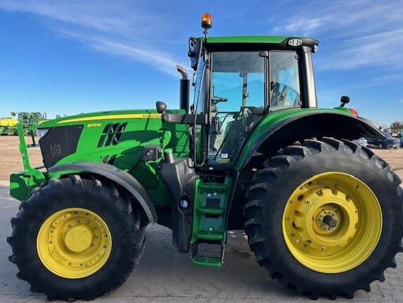 Image of John Deere 6175M equipment image 3