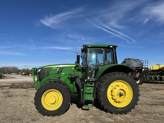 Image of John Deere 6195M equipment image 2