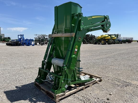 Image of John Deere 640R Primary image