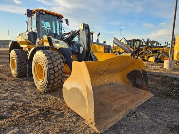 Image of John Deere 644P equipment image 3