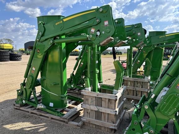 Image of John Deere 680R equipment image 3