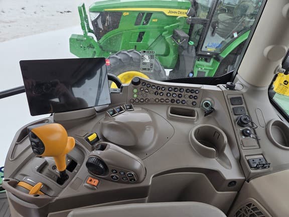 Image of John Deere 6R 145 equipment image 2