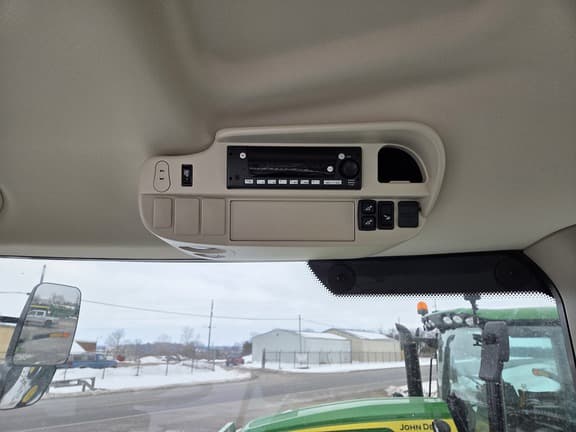 Image of John Deere 6R 145 equipment image 4