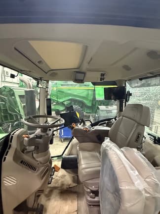 Image of John Deere 6R 165 equipment image 4
