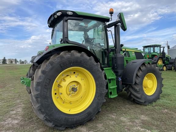Image of John Deere 6R 165 equipment image 4
