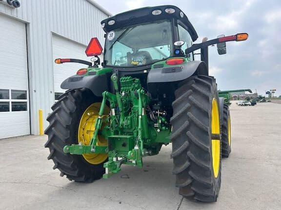 Image of John Deere 6R 175 equipment image 2