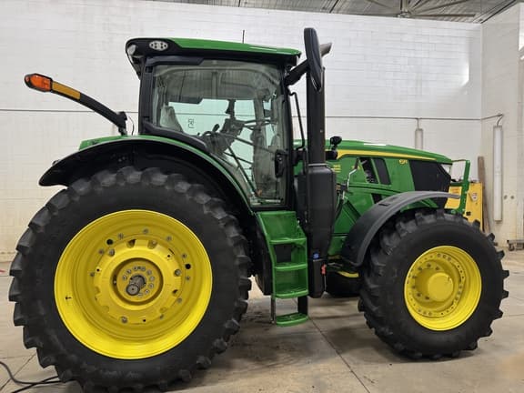 Image of John Deere 6R 195 equipment image 4