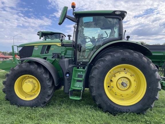 Image of John Deere 6R 195 equipment image 4