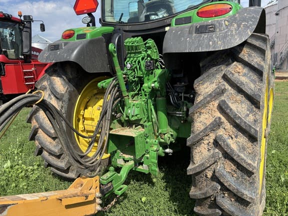 Image of John Deere 6R 195 equipment image 4