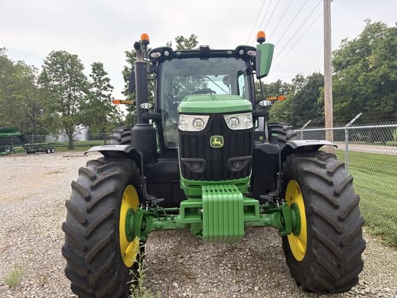 Image of John Deere 6R 215 equipment image 4