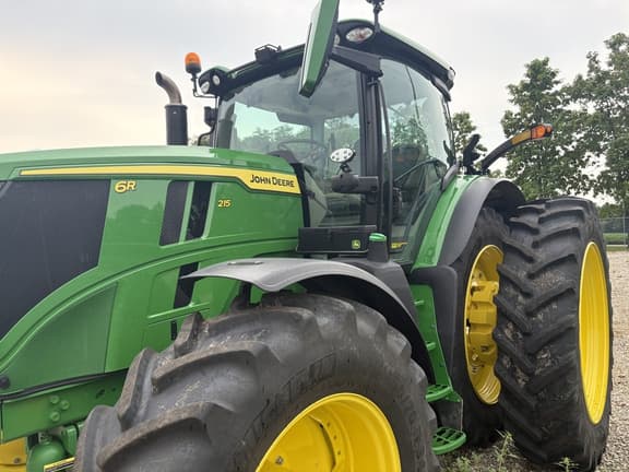 Image of John Deere 6R 215 equipment image 1