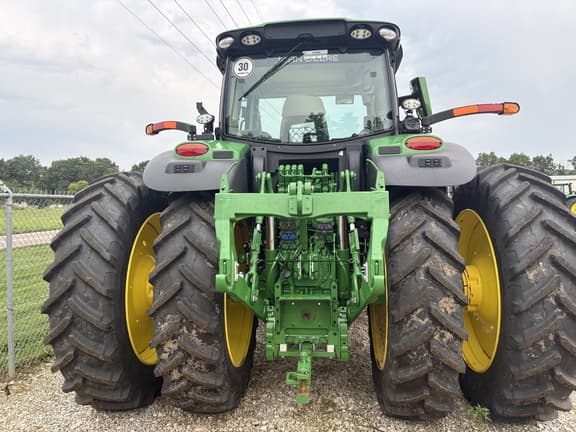 Image of John Deere 6R 215 equipment image 2