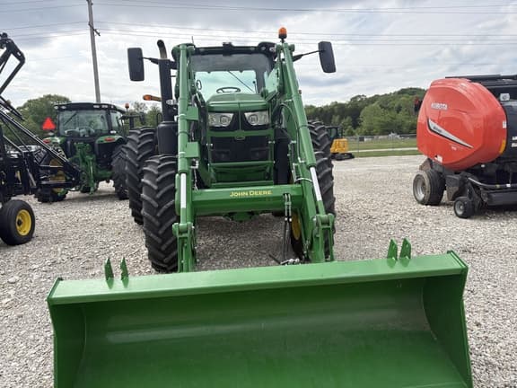 Image of John Deere 6R 215 equipment image 3