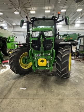 Image of John Deere 6R 215 equipment image 4