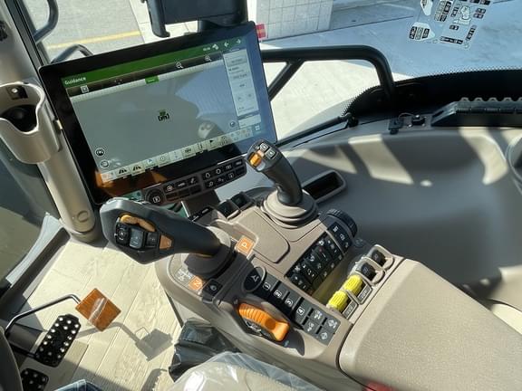 Image of John Deere 6R 250 equipment image 4