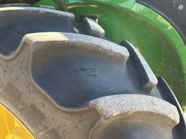 Image of John Deere 7R 210 equipment image 3