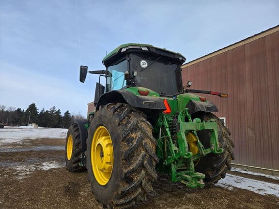 Image of John Deere 7R 210 equipment image 1