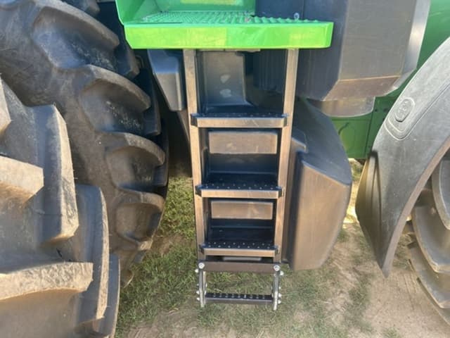 Image of John Deere 7R 210 equipment image 4