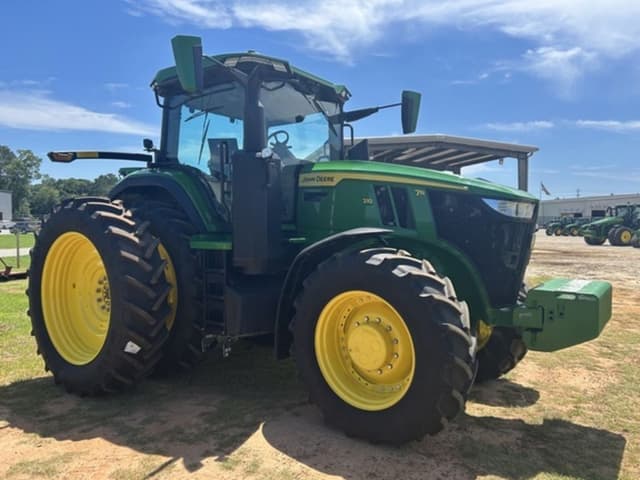 Image of John Deere 7R 210 equipment image 1