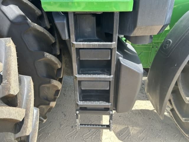 Image of John Deere 7R 210 equipment image 4