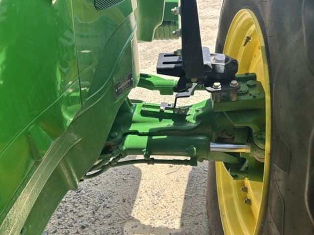 Image of John Deere 7R 210 equipment image 2
