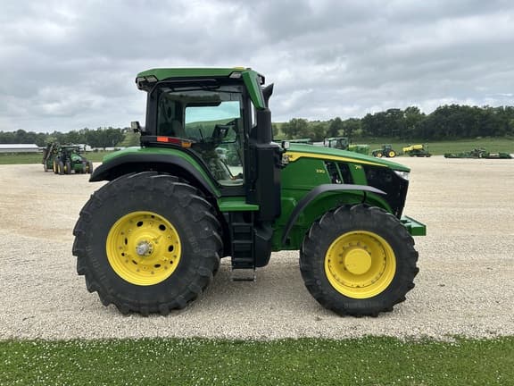 Image of John Deere 7R 230 equipment image 4