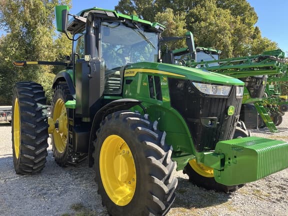 Image of John Deere 7R 230 equipment image 4