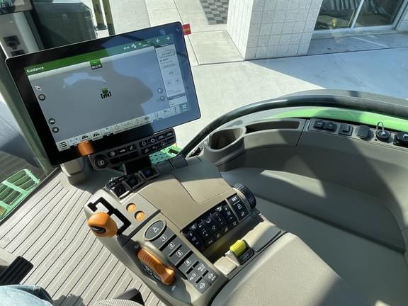 Image of John Deere 7R 230 equipment image 4