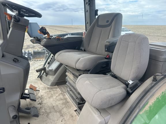 Image of John Deere 7R 270 equipment image 4