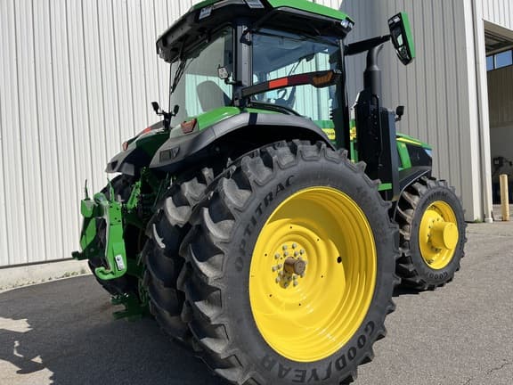 Image of John Deere 7R 270 equipment image 2