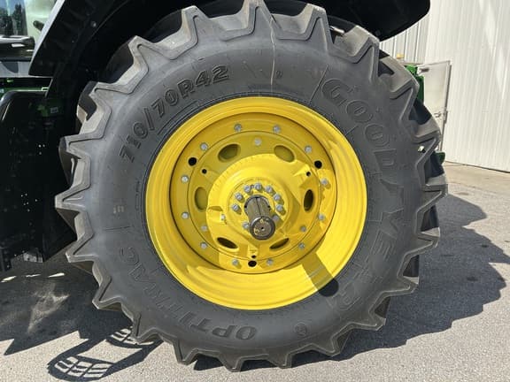 Image of John Deere 7R 330 equipment image 4