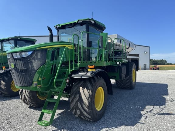 Image of John Deere 800R equipment image 1