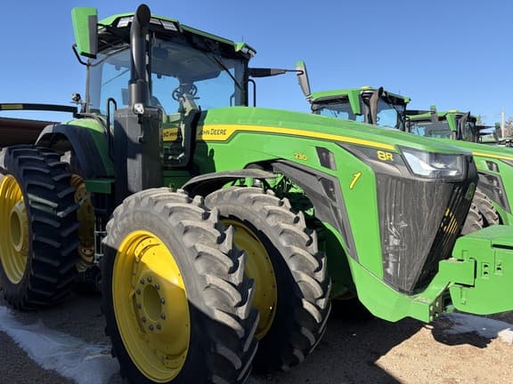 Image of John Deere 8R 230 equipment image 1