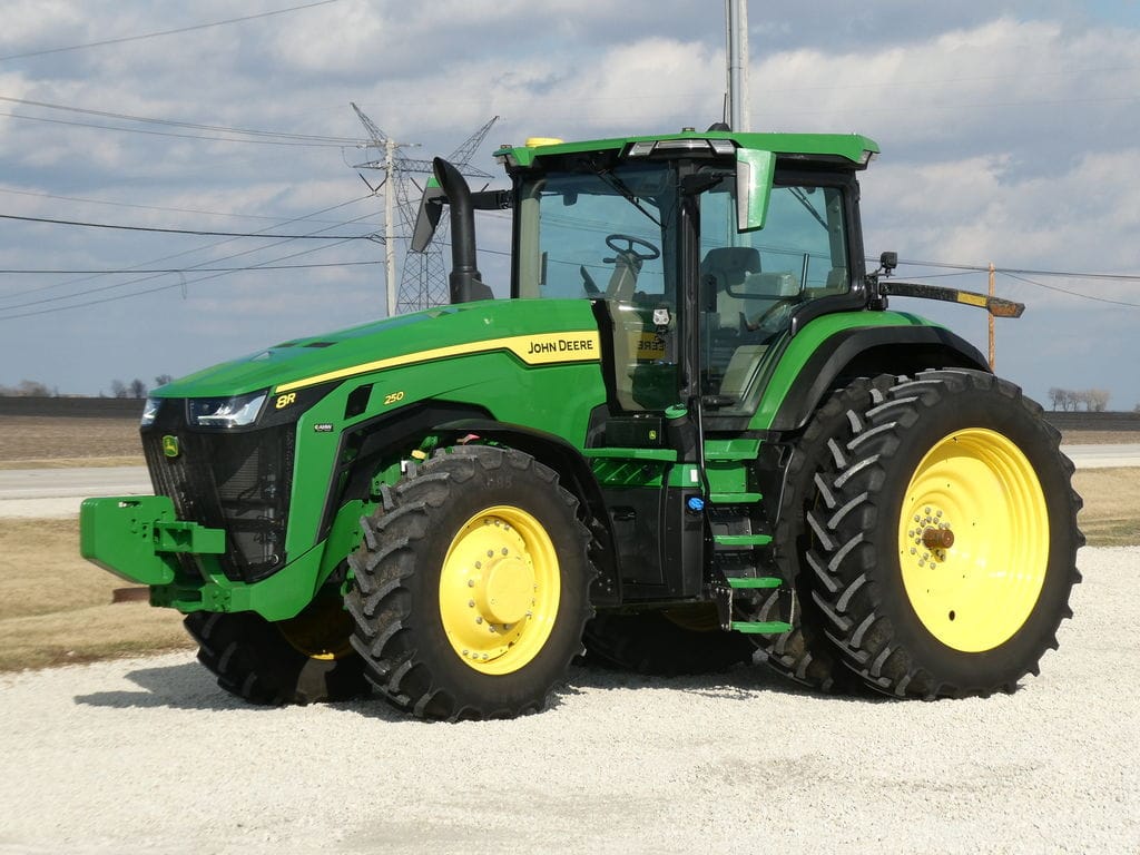2025 John Deere 8R 250 Equipment Image0