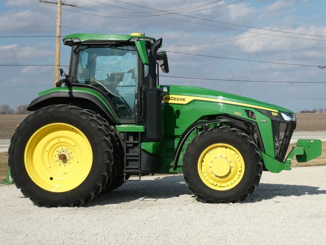 Image of John Deere 8R 250 equipment image 3
