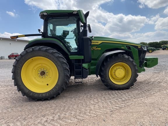 Image of John Deere 8R 250 equipment image 3