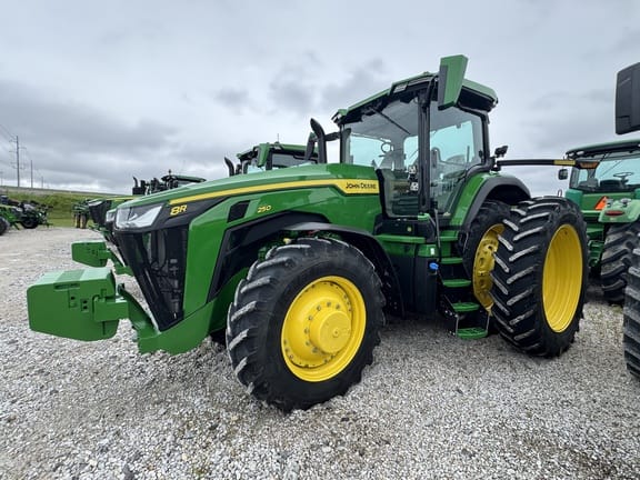 2025 John Deere 8R 250 Equipment Image0